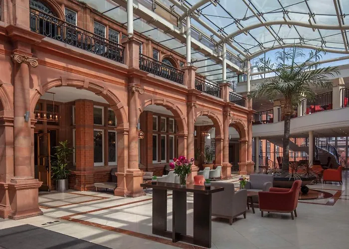 Family Hotel: The Crown London Hotel, Cricklewood North West London, Worldhotels Distinctive