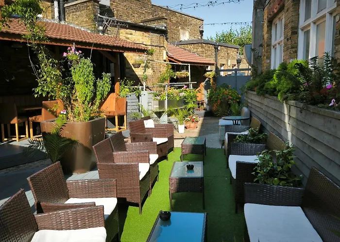 Alojamento com o café da manhã Apenas: Oyo The Kilburn Arms