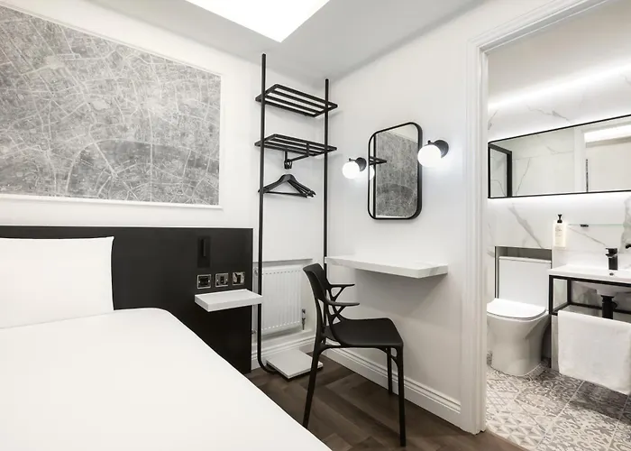 Animaux admis Stg Oxford Street - Formerly St Giles London
