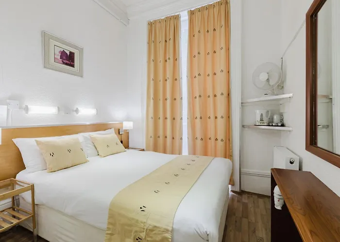 Falcon Hotel